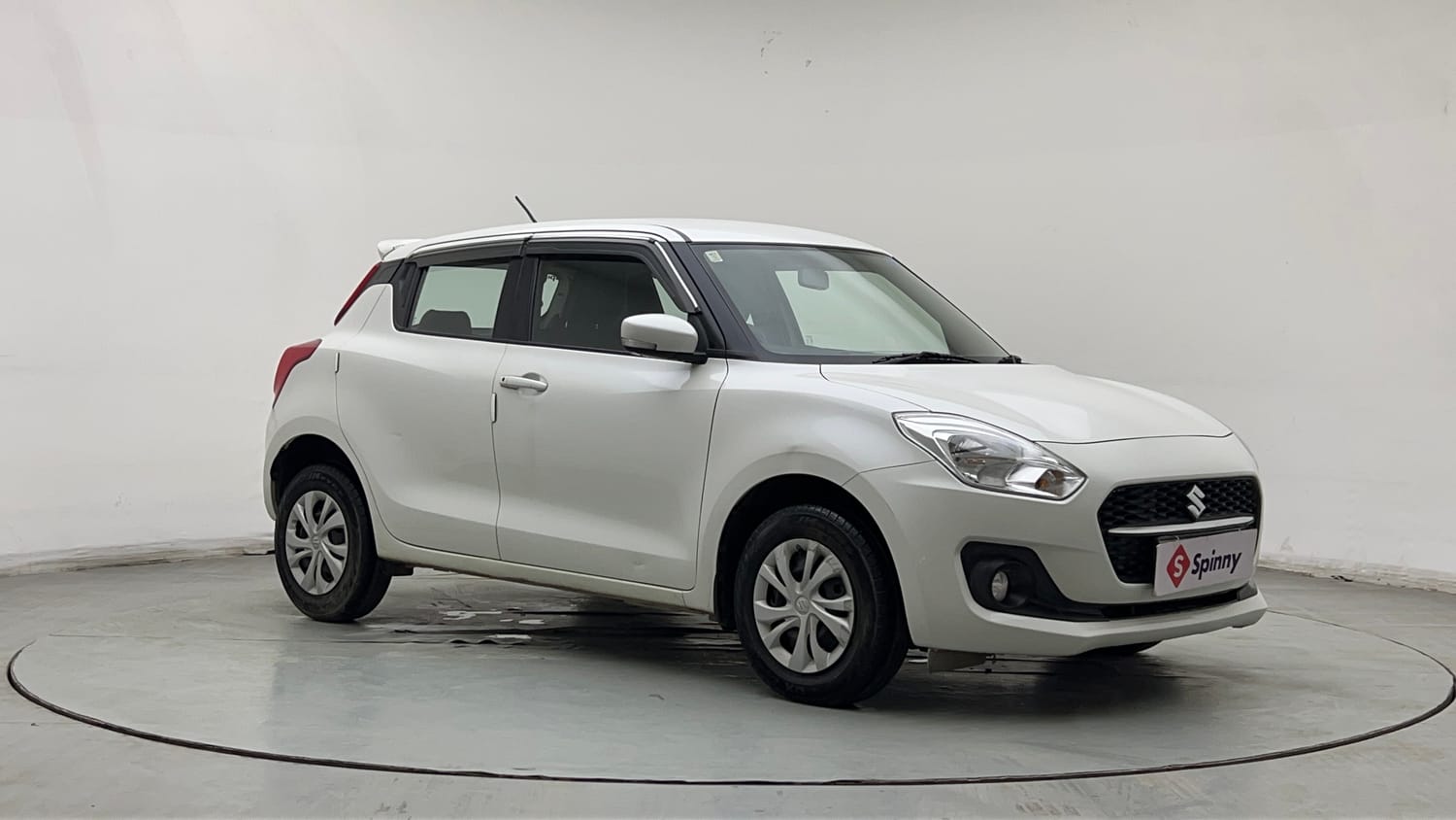 Used 2023 Maruti Suzuki Swift VXi Petrol Manual exterior RIGHT FRONT CORNER VIEW