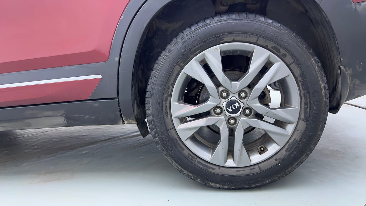 Used 2020 Kia Seltos HTX IVT 1.5 Petrol Automatic tyres LEFT REAR TYRE RIM VIEW