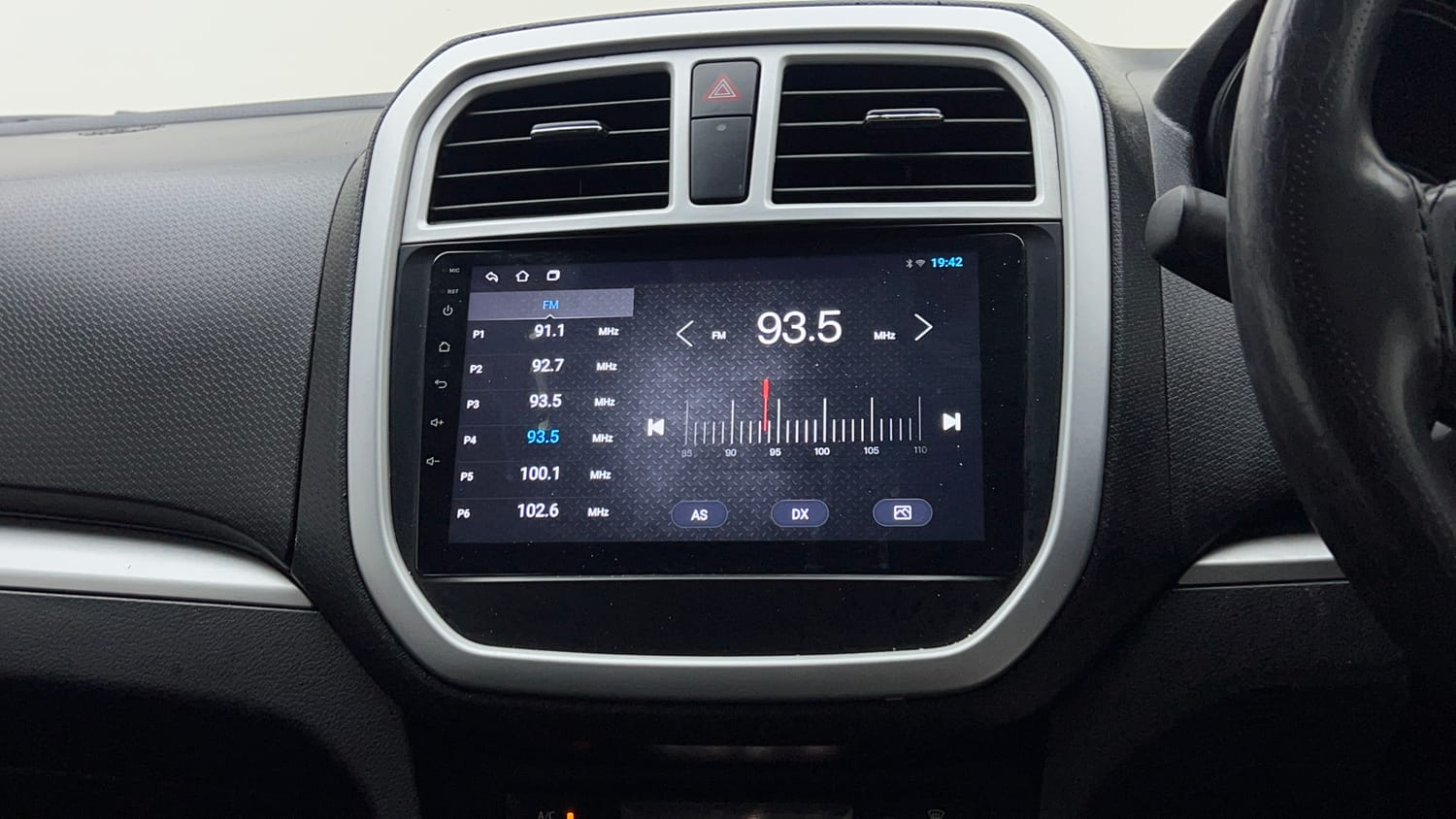 Used 2022 maruti-suzuki Vitara Brezza VXi Petrol Manual top_features Integrated (in-dash) music system