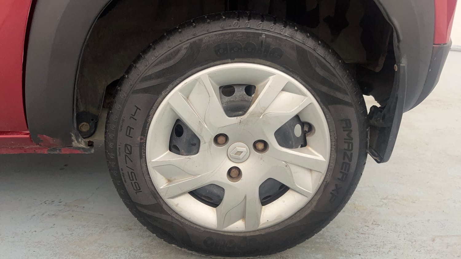 Used 2020 Renault Kwid RXL Petrol Manual tyres LEFT REAR TYRE RIM VIEW