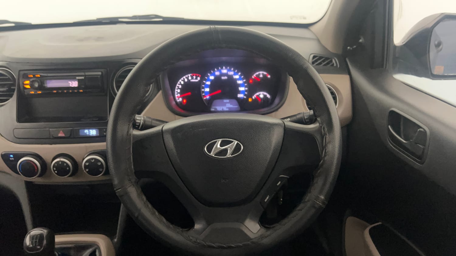 Used 2015 Hyundai Xcent Base 1.2 Petrol Manual interior STEERING VIEW