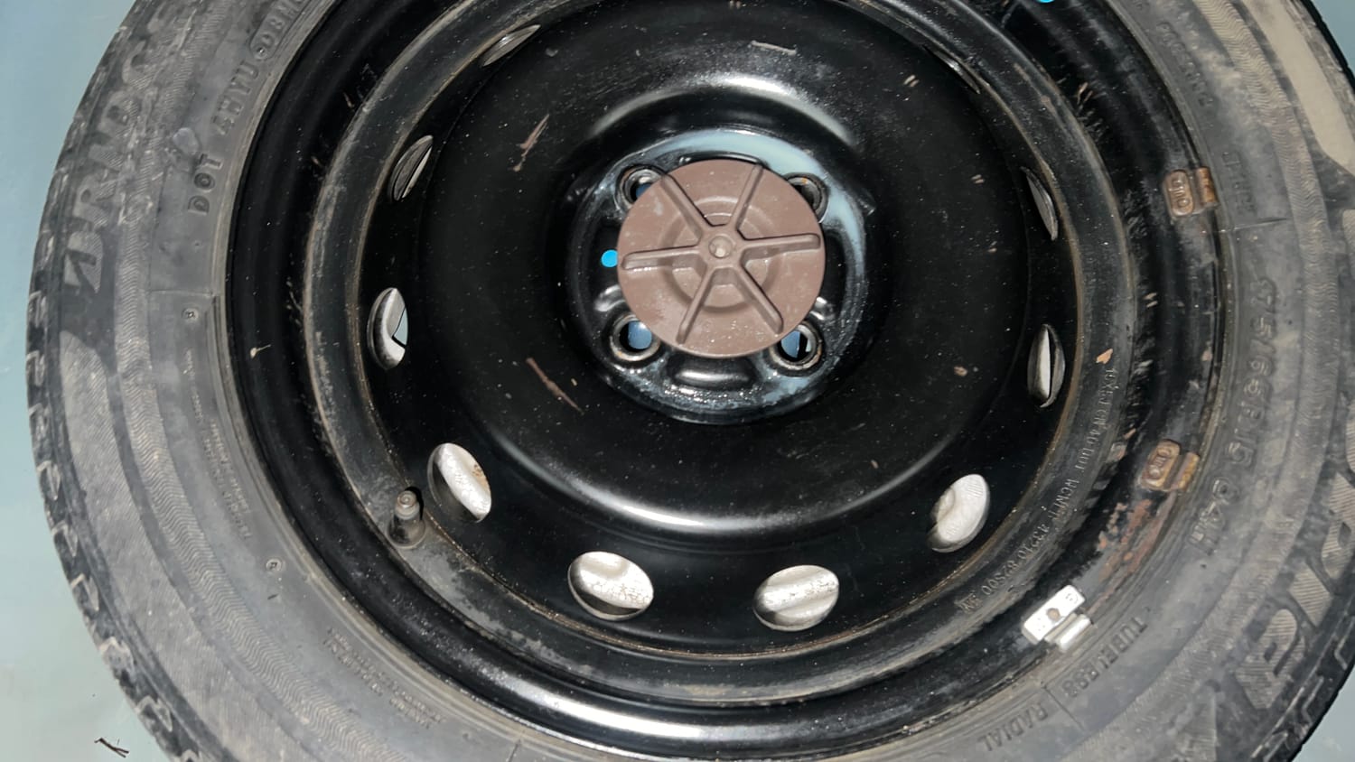 Used 2022 Maruti Suzuki Ignis Delta 1.2 MT Petrol Manual tyres SPARE TYRE VIEW