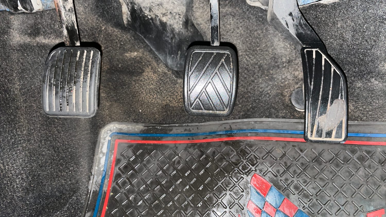 Used 2013 Maruti Suzuki Swift VXi Petrol Manual interior PEDALS VIEW