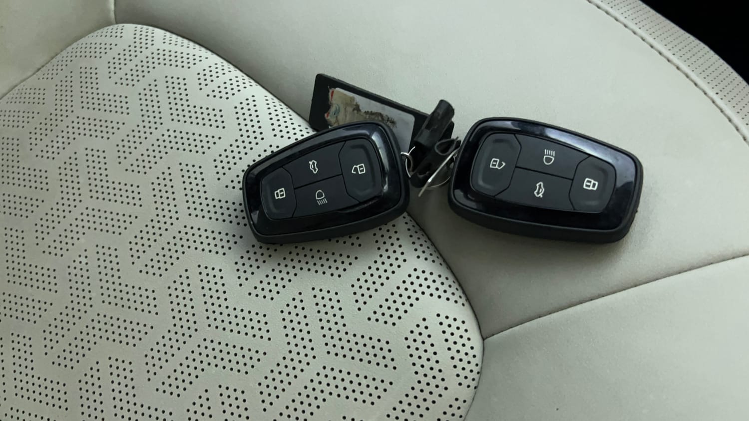 Used 2022 Tata Nexon XZA Plus (Premium) Petrol Automatic extra CAR KEY VIEW