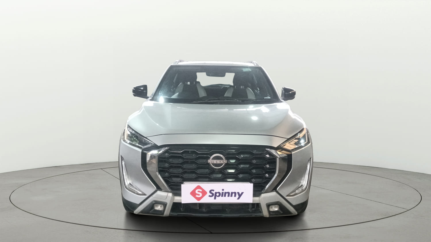 Used 2025 Nissan Magnite Tekna B4D 1.0 Petrol MT Petrol Manual exterior FRONT VIEW