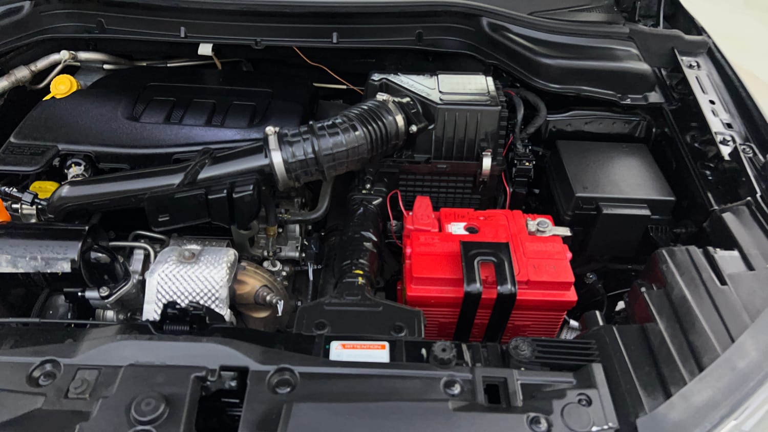 Used 2022 Mahindra XUV 300 W8 (O) 1.2 Petrol Petrol Manual engine ENGINE LEFT SIDE VIEW