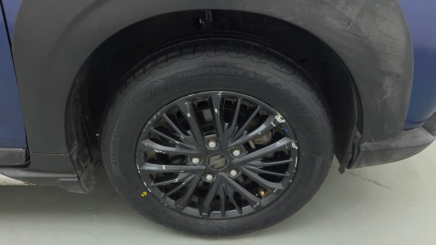 Used 2019 Maruti Suzuki XL6 Alpha MT Petrol Petrol Manual tyres RIGHT FRONT TYRE RIM VIEW