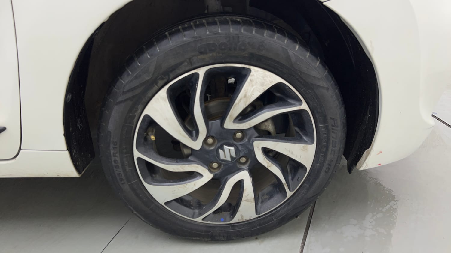 Used 2021 Maruti Suzuki Baleno Zeta Petrol Manual tyres RIGHT FRONT TYRE RIM VIEW