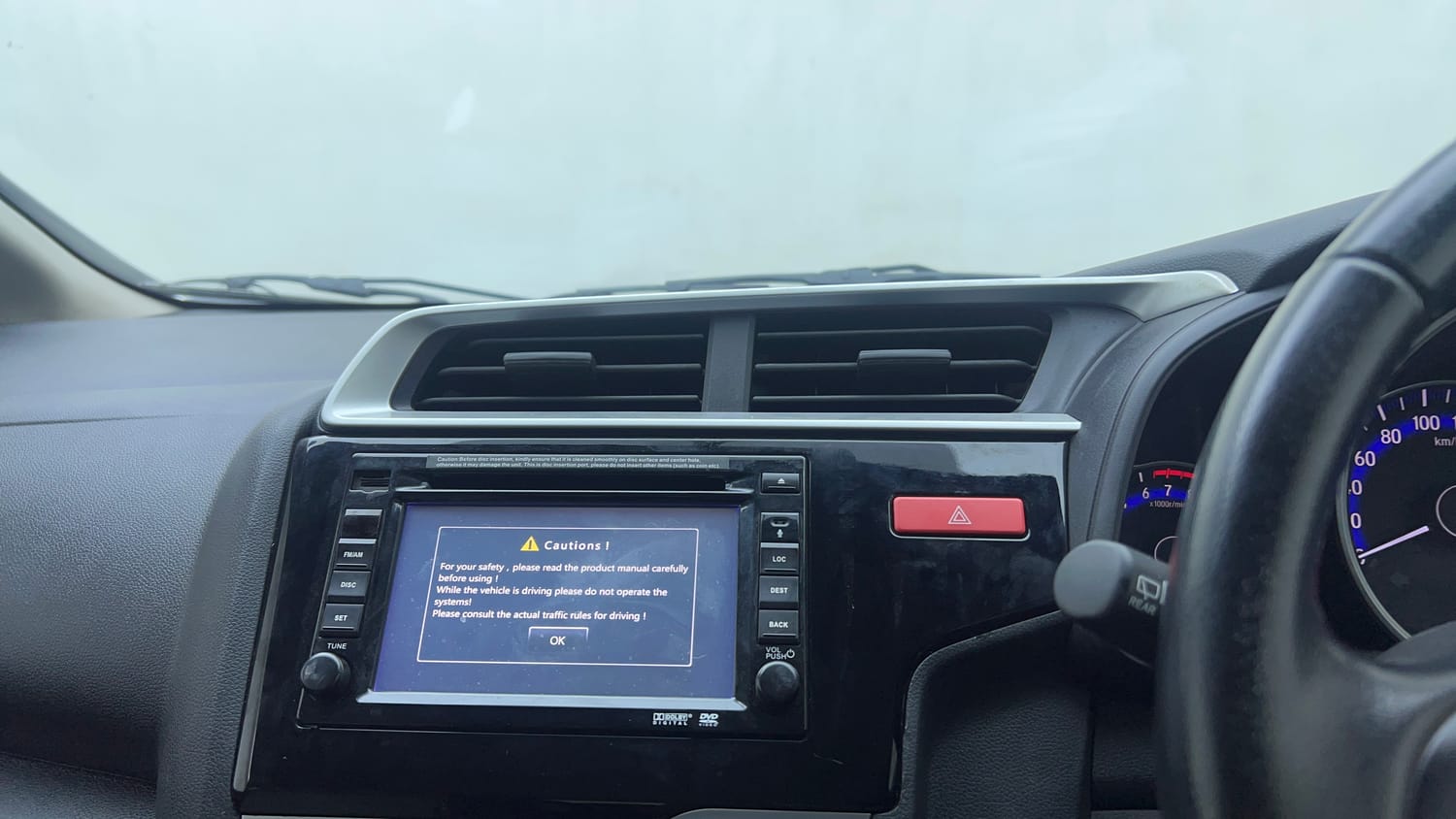 Used 2015 Honda Jazz VX Petrol Petrol Manual top_features Integrated (in-dash) music system