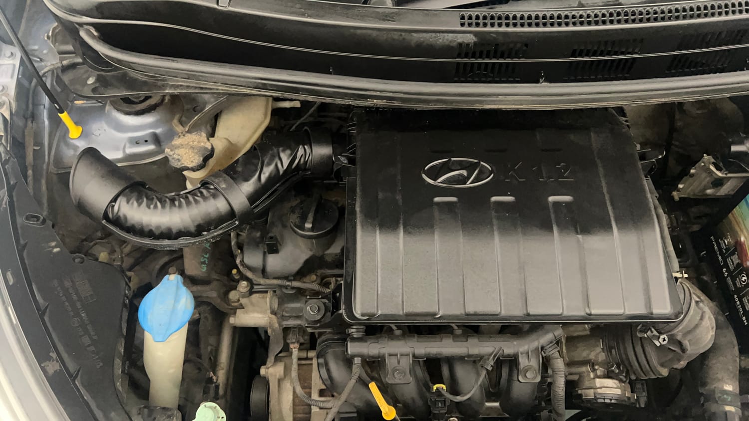 Used 2015 Hyundai Xcent Base 1.2 Petrol Manual engine ENGINE RIGHT SIDE VIEW