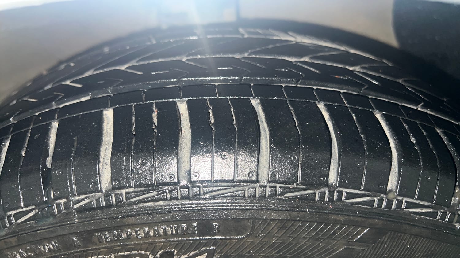 Used 2018 Hyundai Grand i10 Magna 1.2 Kappa VTVT Petrol Manual tyres RIGHT FRONT TYRE TREAD VIEW