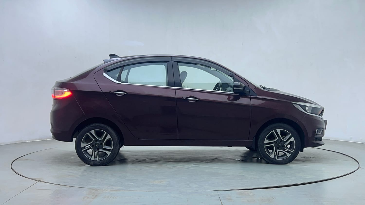 Used 2022 Tata Tigor XZA Plus Petrol Automatic exterior RIGHT SIDE VIEW