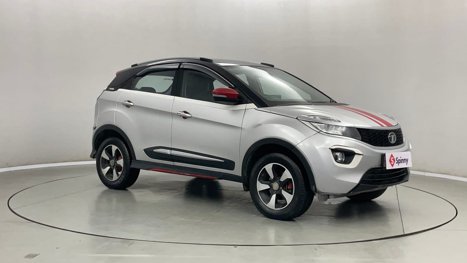Used 2018 Tata Nexon XZ Plus Diesel Diesel Manual exterior RIGHT FRONT CORNER VIEW
