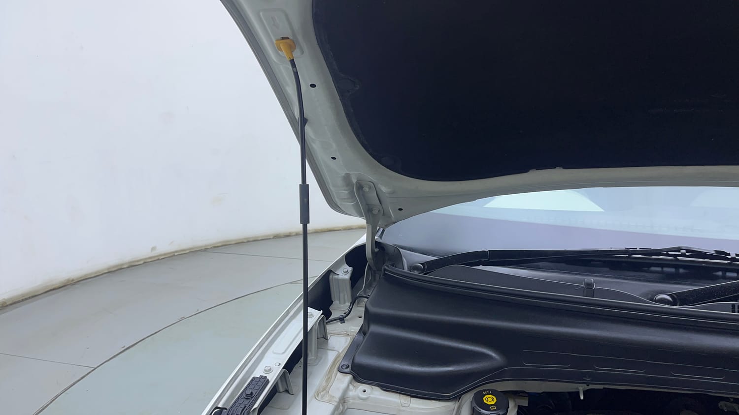 Used 2022 Hyundai Creta S 1.5 Petrol iMT Petrol Manual engine ENGINE RIGHT SIDE HINGE & APRON VIEW