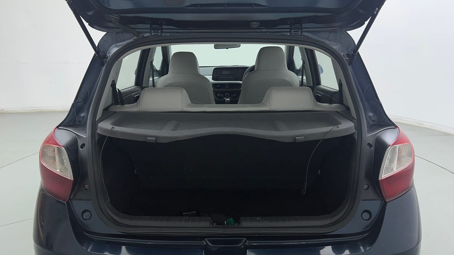 Used 2021 Hyundai Grand i10 Nios Magna 1.2 Kappa VTVT Petrol Manual interior DICKY INSIDE VIEW