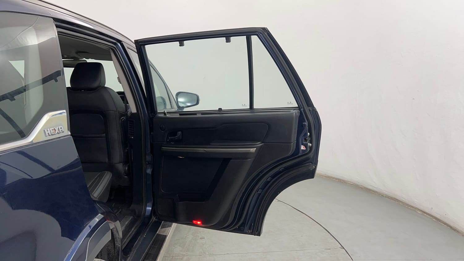 Used 2018 Tata Hexa XT 4x2 7 STR Diesel Manual interior RIGHT REAR DOOR OPEN VIEW