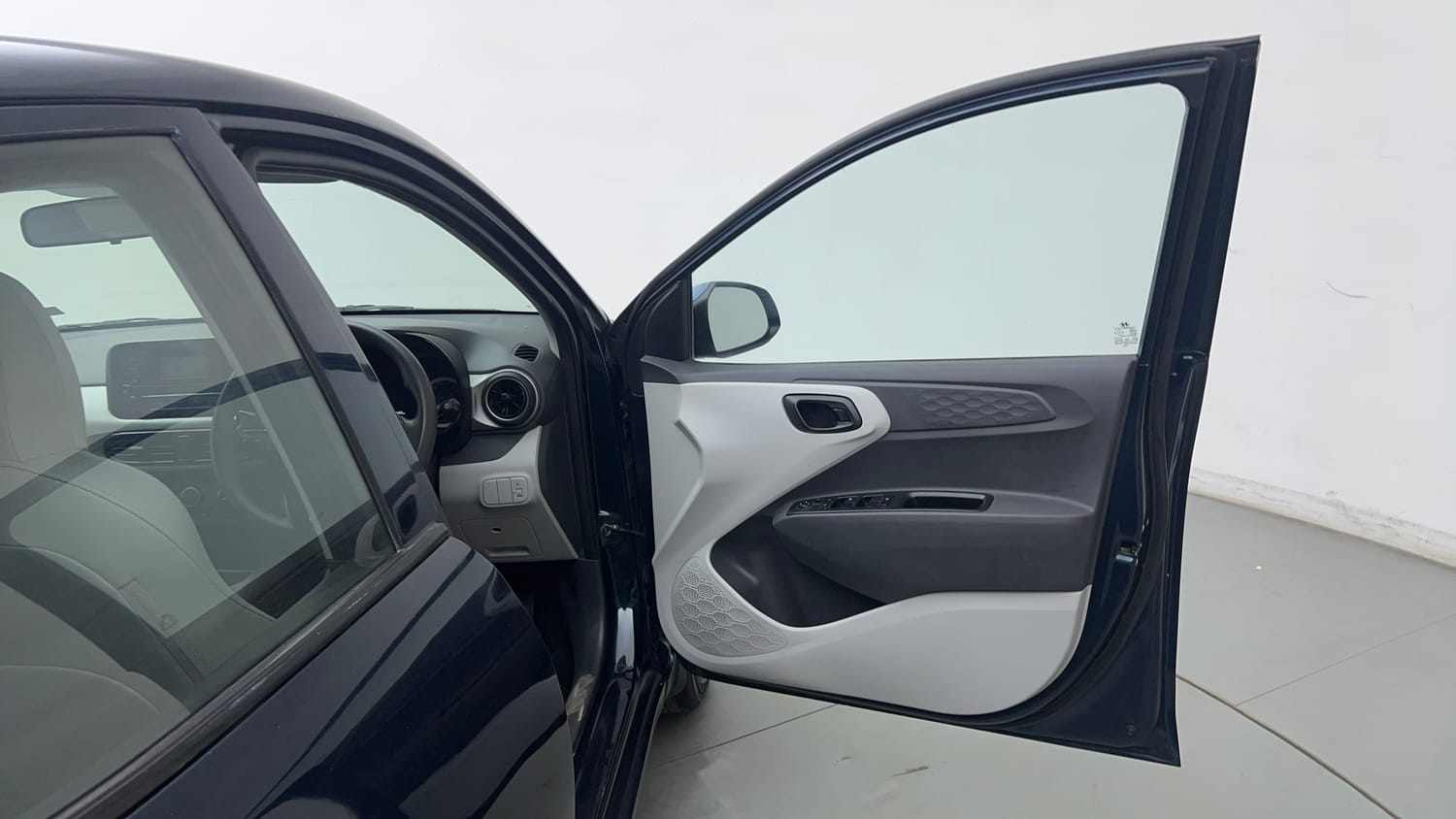 Used 2021 Hyundai Grand i10 Nios Magna 1.2 Kappa VTVT Petrol Manual interior RIGHT FRONT DOOR OPEN VIEW