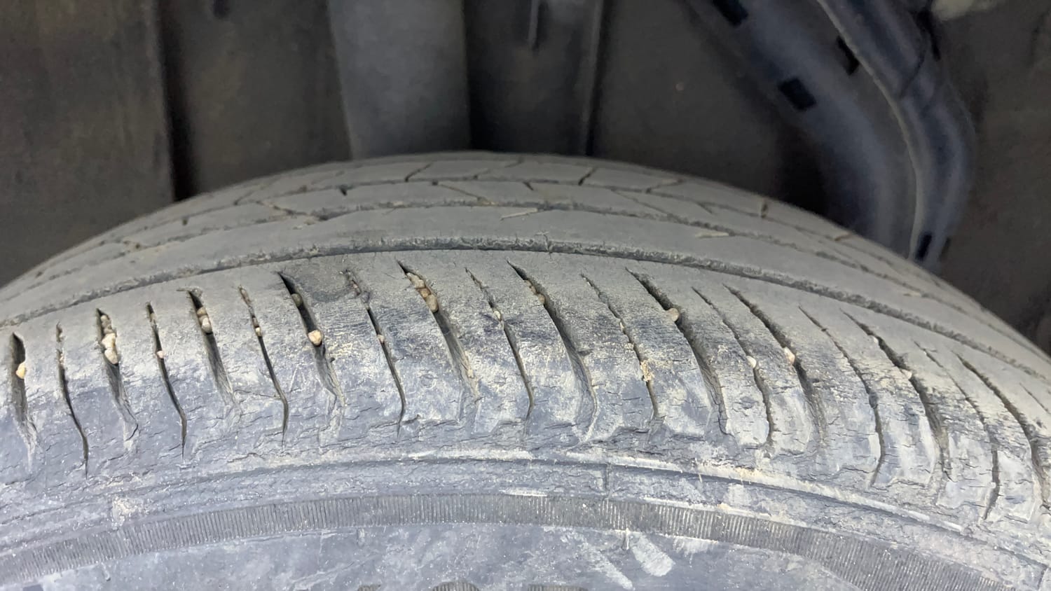 Used 2023 Nissan Magnite XV Petrol Manual tyres RIGHT REAR TYRE TREAD VIEW