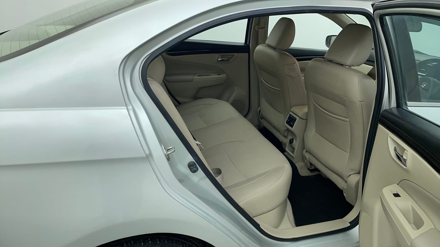 Used 2017 Maruti Suzuki Ciaz Alpha 1.4 AT Petrol Automatic interior RIGHT SIDE REAR DOOR CABIN VIEW