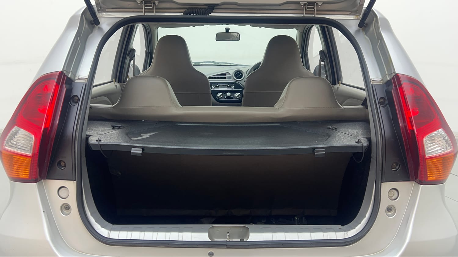 Used 2017 Datsun Redi-GO S Petrol Manual interior DICKY INSIDE VIEW