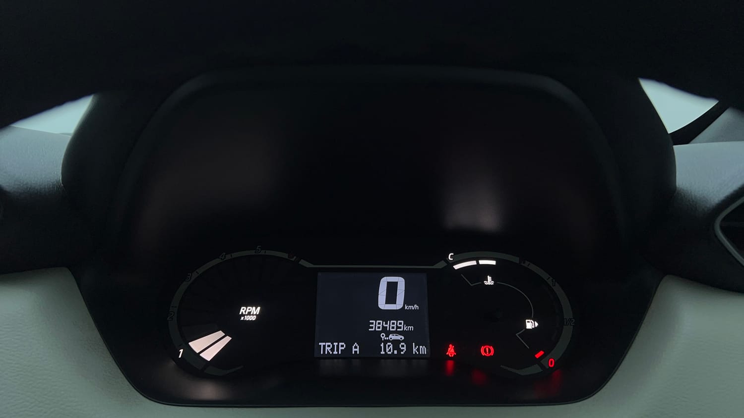Used 2021 Nissan Magnite XL Petrol Manual interior CLUSTERMETER VIEW