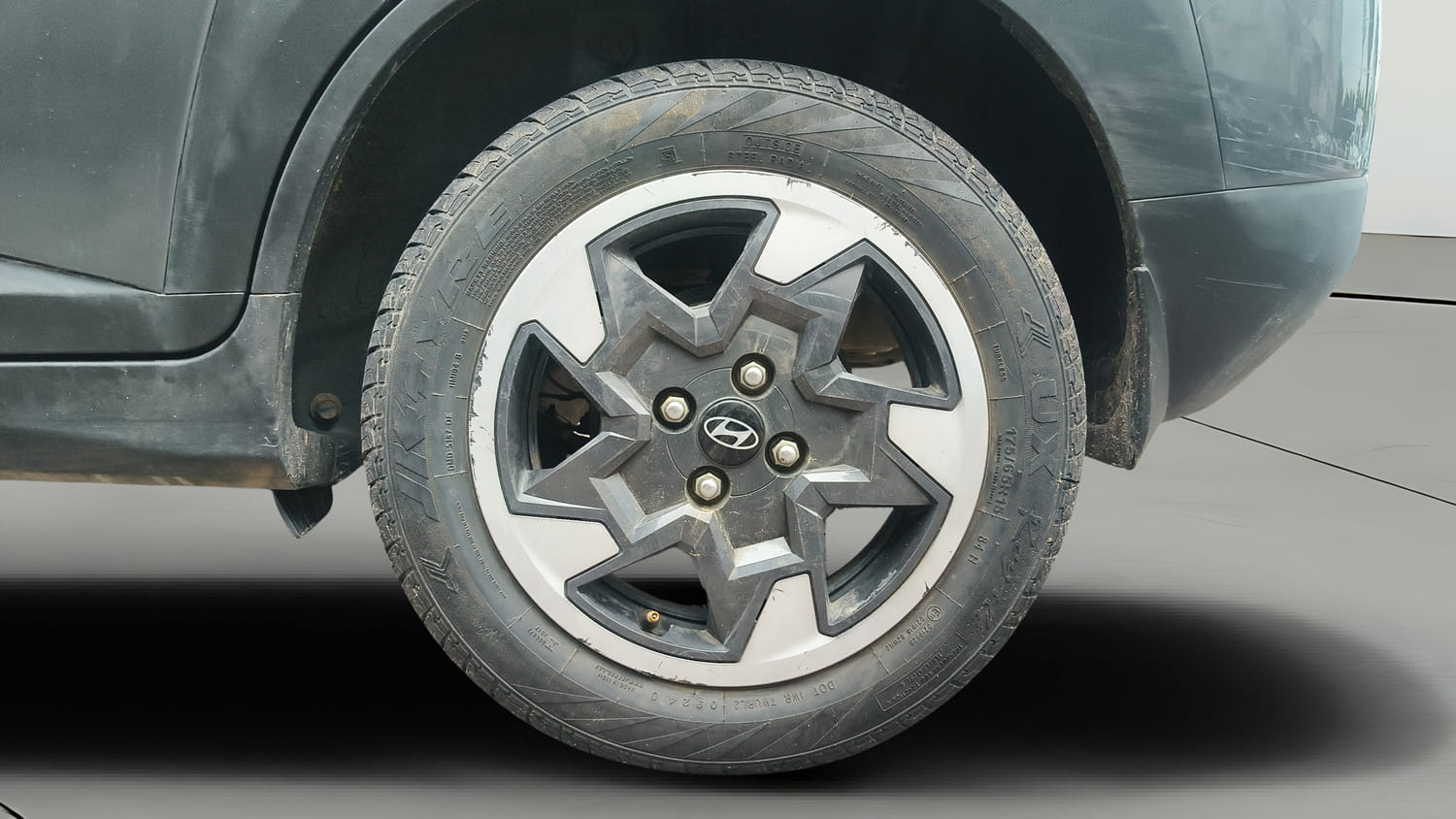 Used 2024 Hyundai Exter SX 1.2 MT Petrol Manual tyres LEFT REAR TYRE RIM VIEW