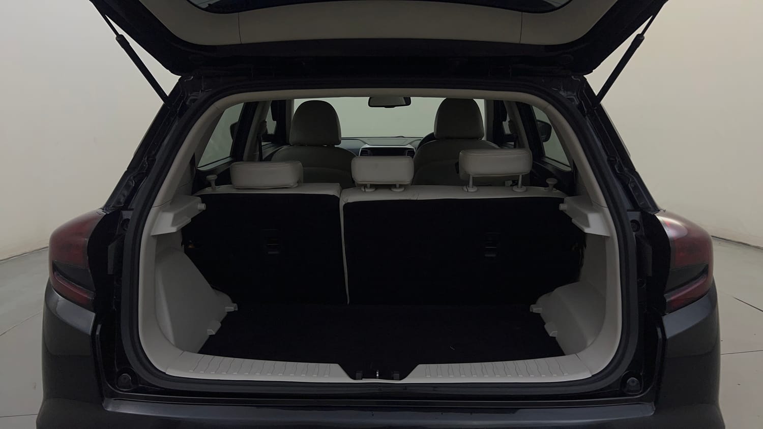 Used 2022 Mahindra XUV 300 W8 (O) 1.2 Petrol Petrol Manual interior DICKY INSIDE VIEW