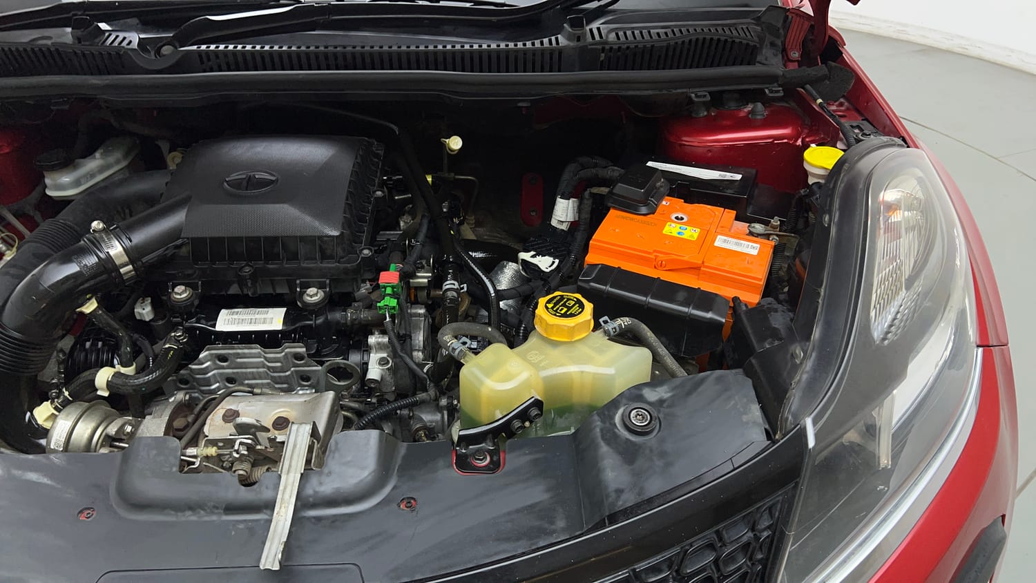Used 2018 Tata Nexon XM Petrol Manual engine ENGINE LEFT SIDE VIEW