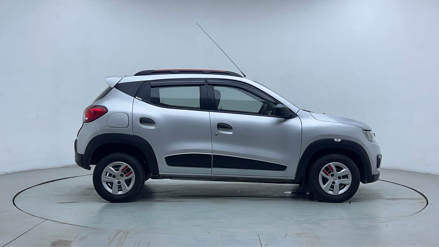Used 2017 Renault Kwid RXT Petrol Manual exterior RIGHT SIDE VIEW