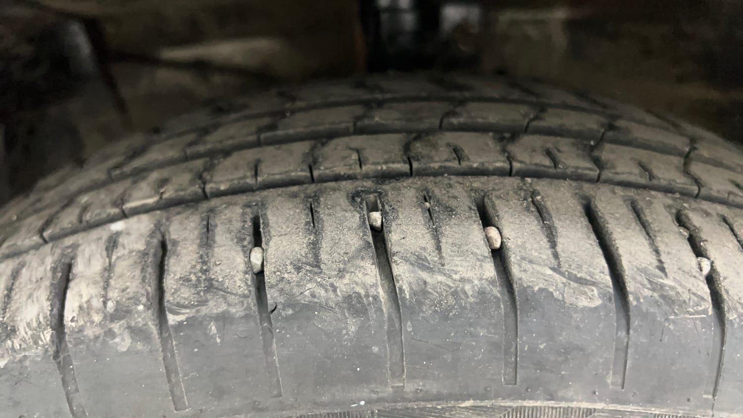 Used 2015 Maruti Suzuki Ciaz ZXi  AT Petrol Automatic tyres LEFT FRONT TYRE TREAD VIEW