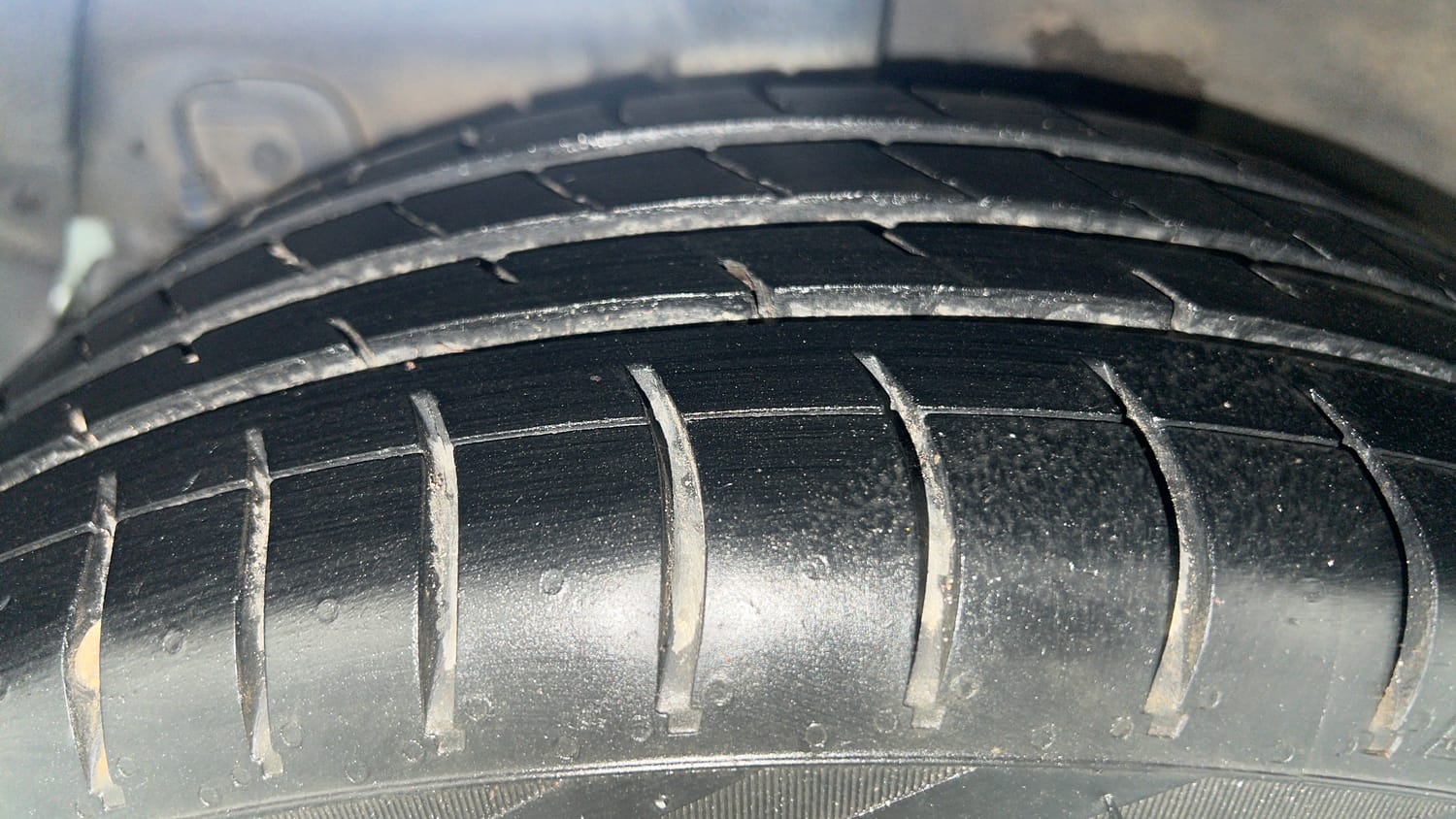 Used 2015 Hyundai Xcent Base 1.2 Petrol Manual tyres RIGHT REAR TYRE TREAD VIEW