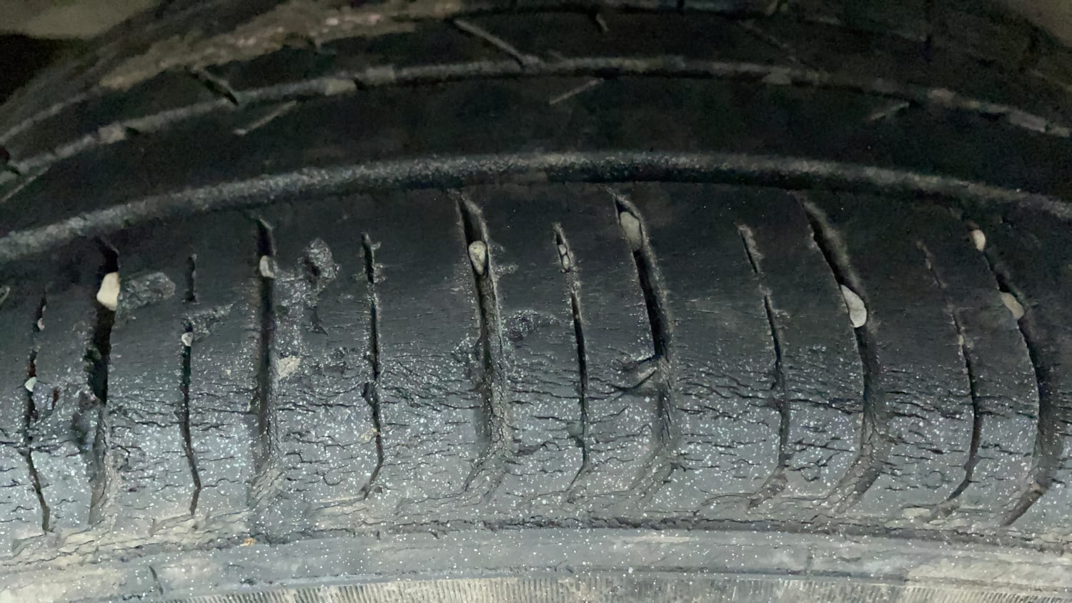 Used 2017 Maruti Suzuki Ciaz Alpha 1.4 AT Petrol Automatic tyres RIGHT REAR TYRE TREAD VIEW