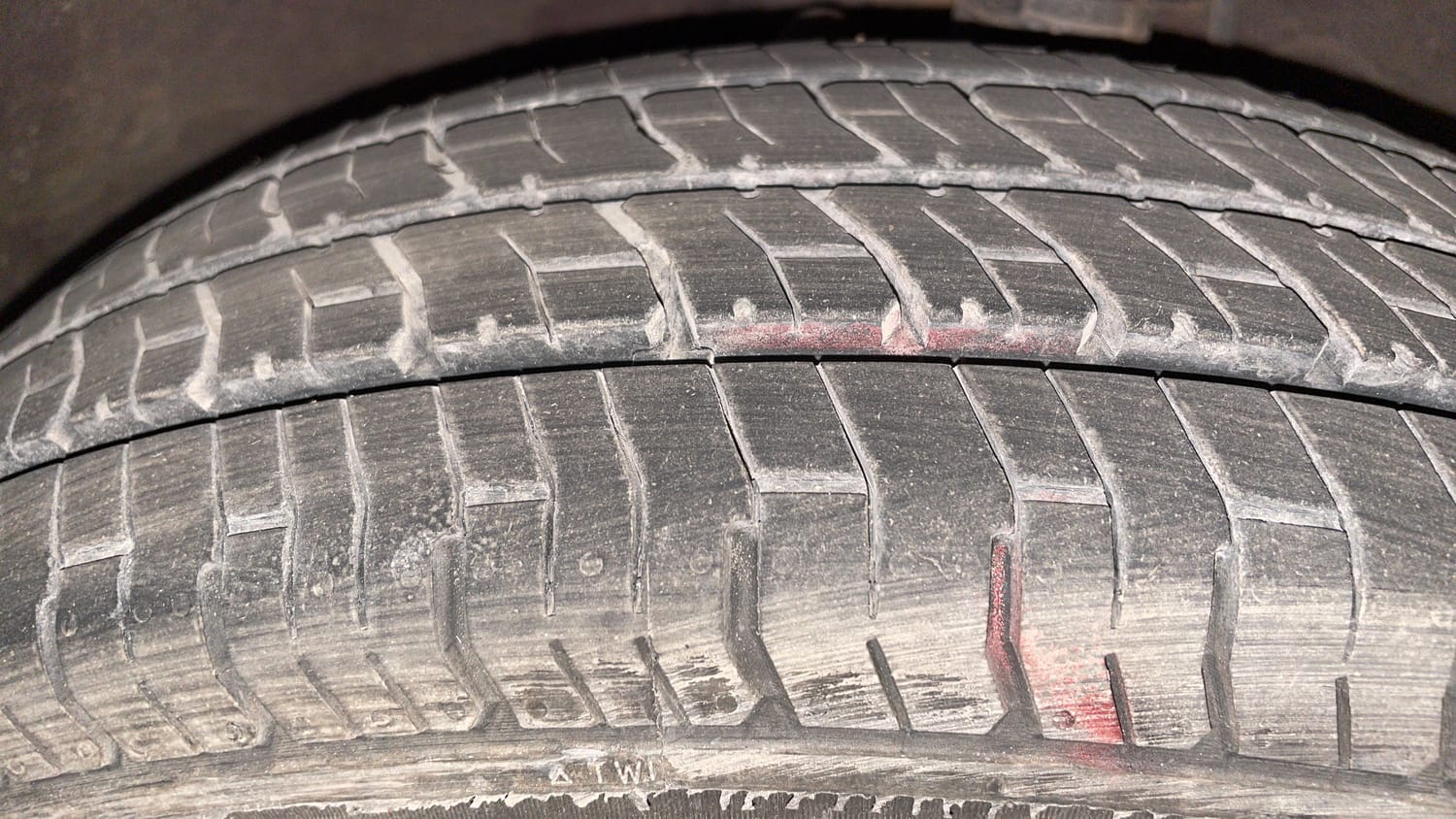 Used 2012 Hyundai i10 Sportz 1.2 AT Kappa2 Petrol Automatic tyres RIGHT FRONT TYRE TREAD VIEW