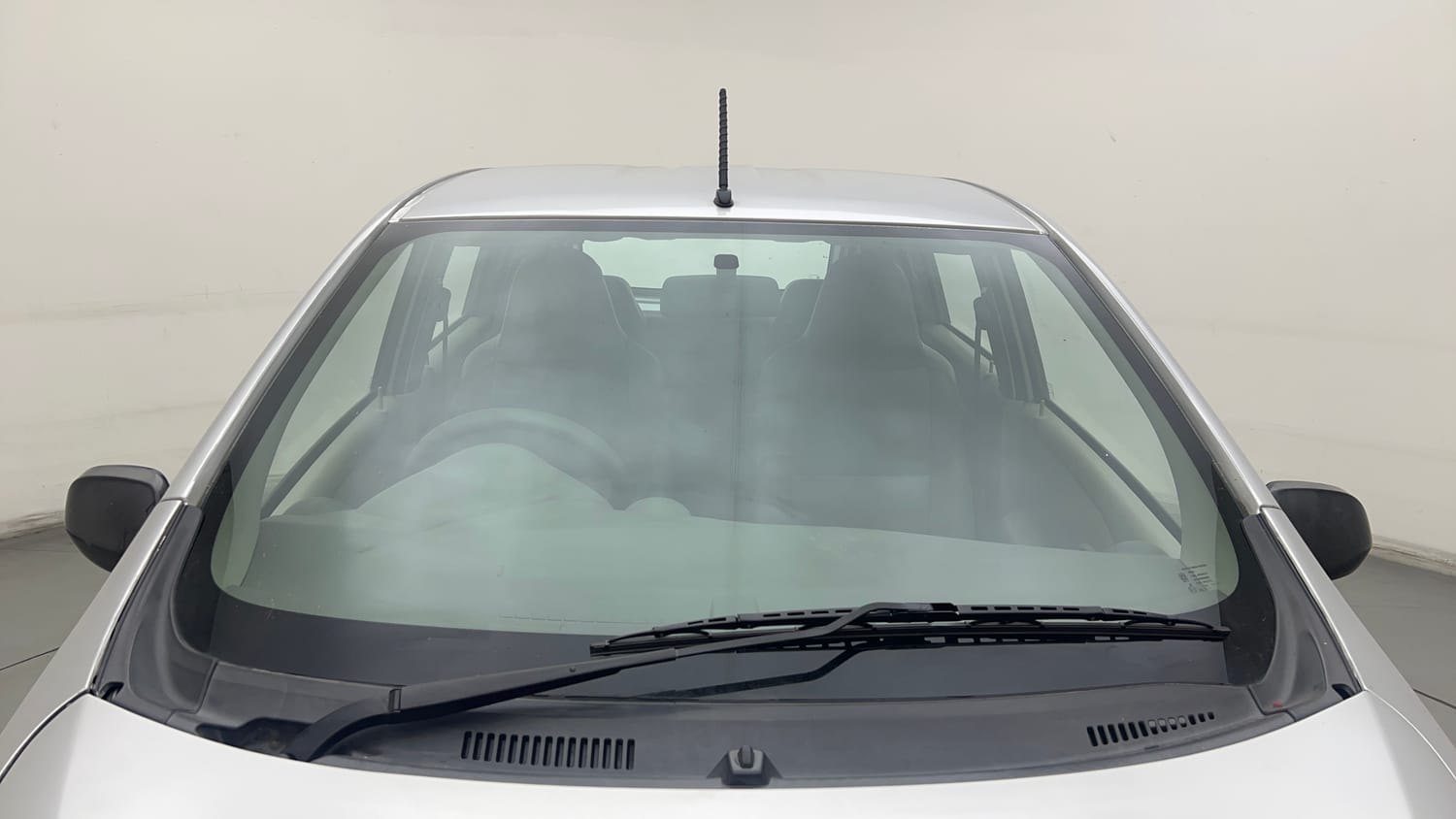 Used 2017 Datsun Redi-GO S Petrol Manual exterior FRONT WINDSHIELD VIEW