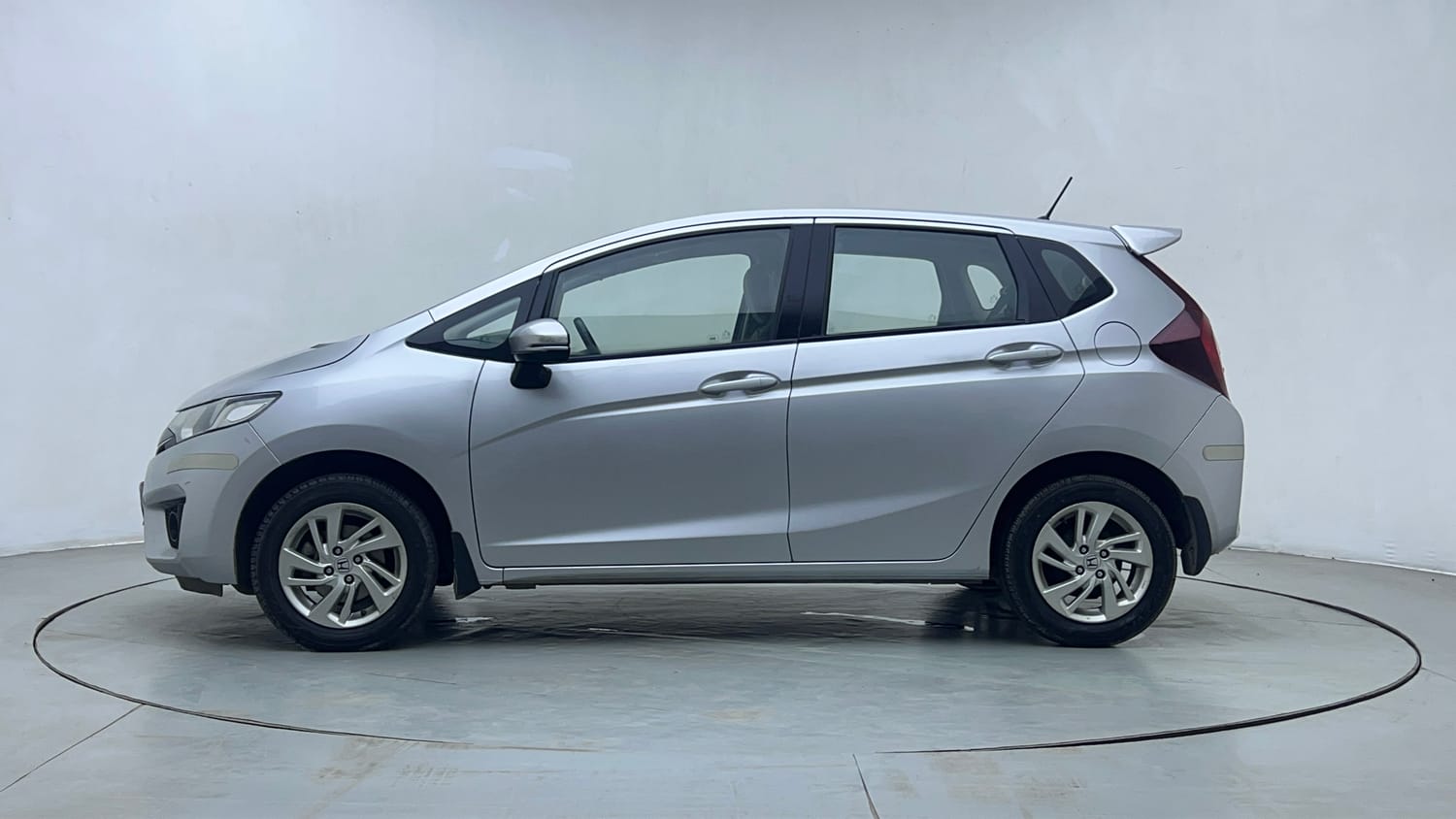 Used 2015 Honda Jazz VX Petrol Petrol Manual exterior LEFT SIDE VIEW