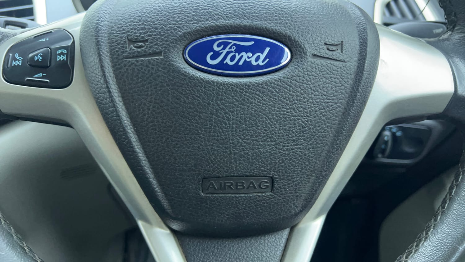 Used 2016 Ford EcoSport Titanium 1.5L Ti-VCT AT Petrol Automatic top_features Airbags