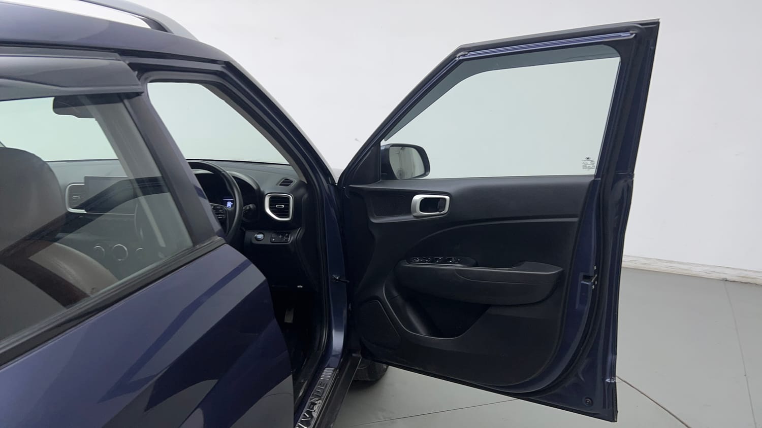 Used 2020 Hyundai Venue SX Plus 1.0 Turbo DCT Petrol Automatic interior RIGHT FRONT DOOR OPEN VIEW