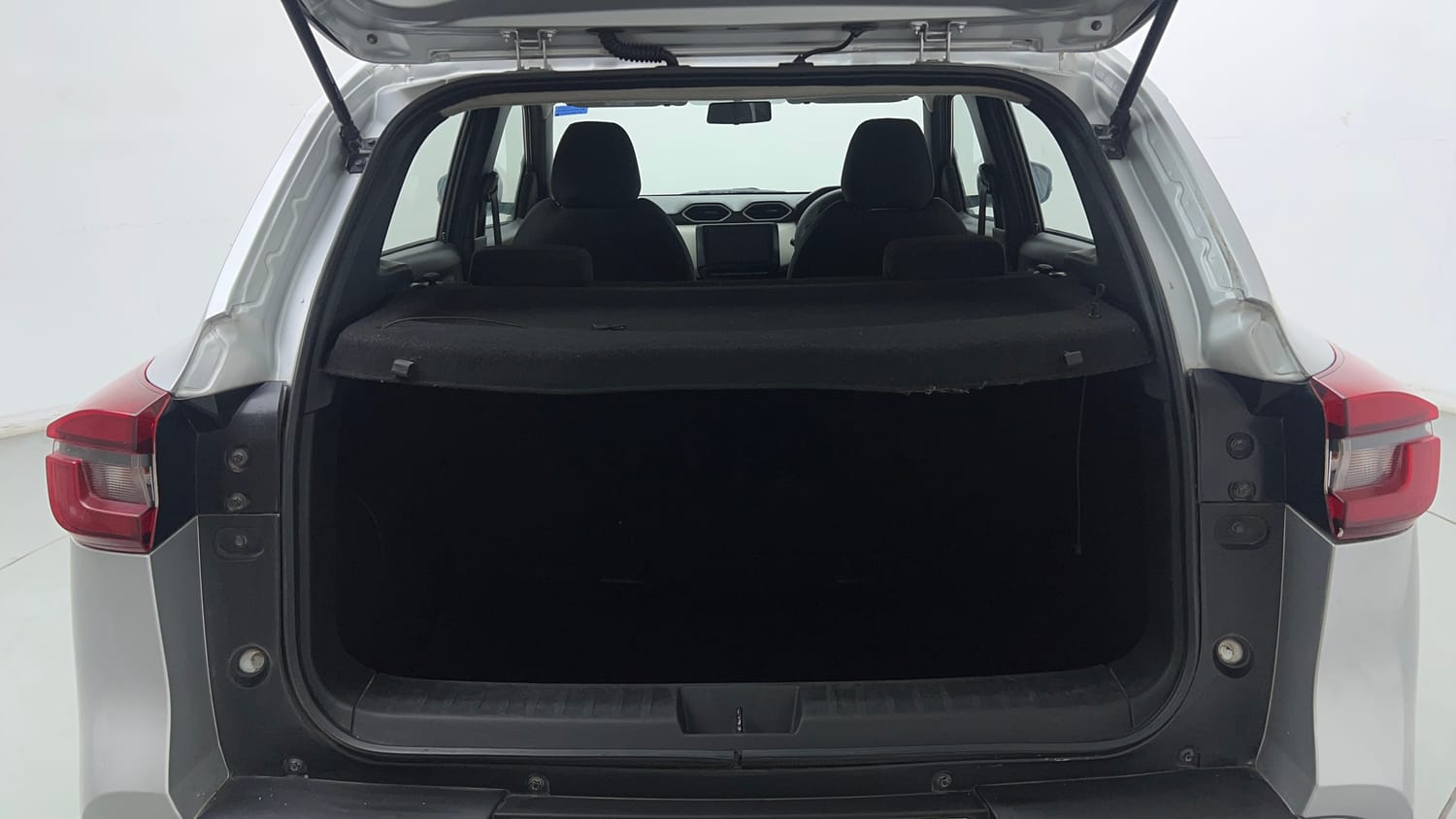 Used 2021 Nissan Magnite XL Petrol Manual interior DICKY INSIDE VIEW
