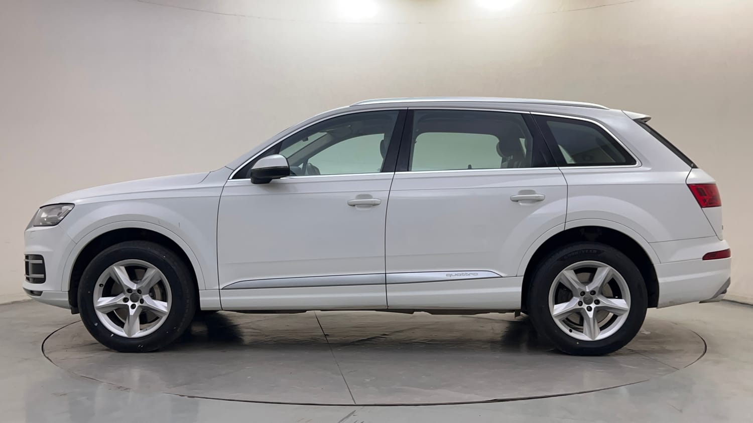 Used 2018 Audi Q7 45 TFSI Premium Plus Petrol Automatic exterior LEFT SIDE VIEW