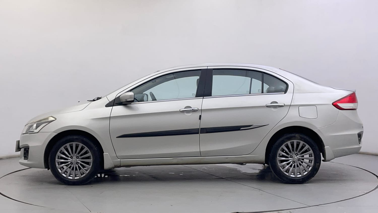 Used 2017 Maruti Suzuki Ciaz Alpha 1.4 AT Petrol Automatic exterior LEFT SIDE VIEW