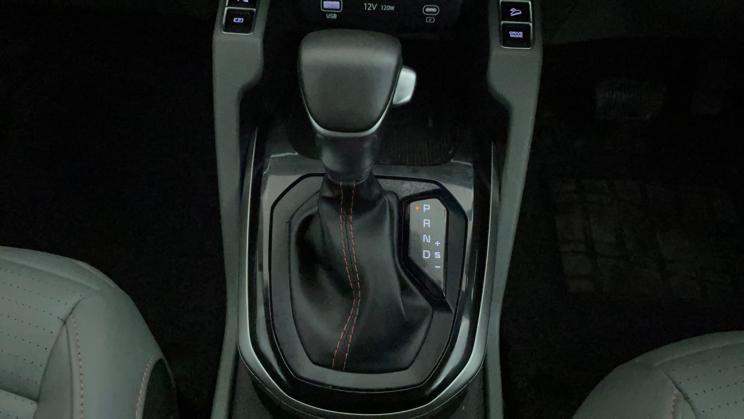 Used 2024 Kia Carens X Line 1.5 Diesel AT 6 STR Diesel Automatic interior GEAR  KNOB VIEW