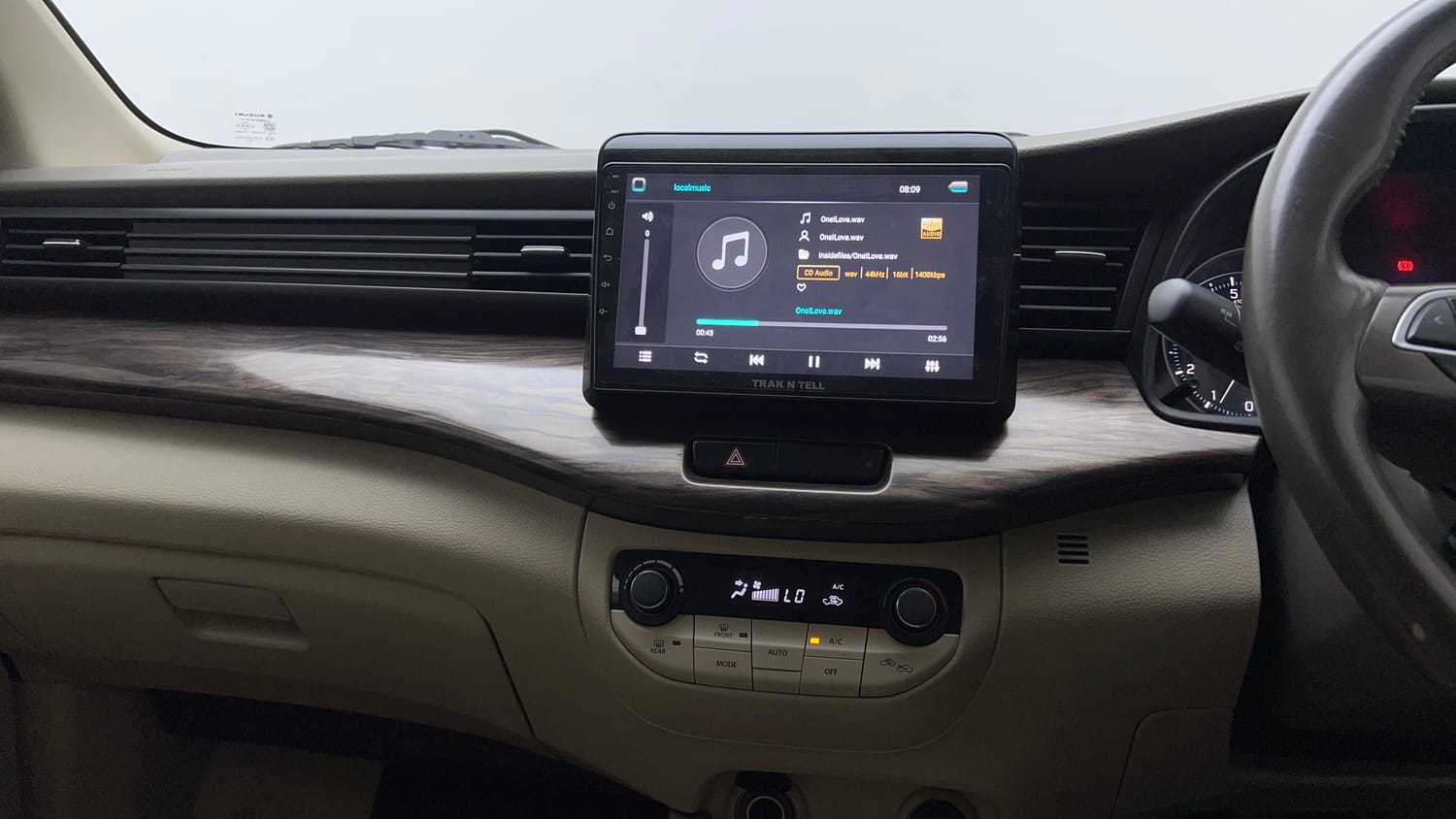 Used 2019 Maruti Suzuki New Ertiga ZXi Petrol Manual top_features Integrated (in-dash) music system