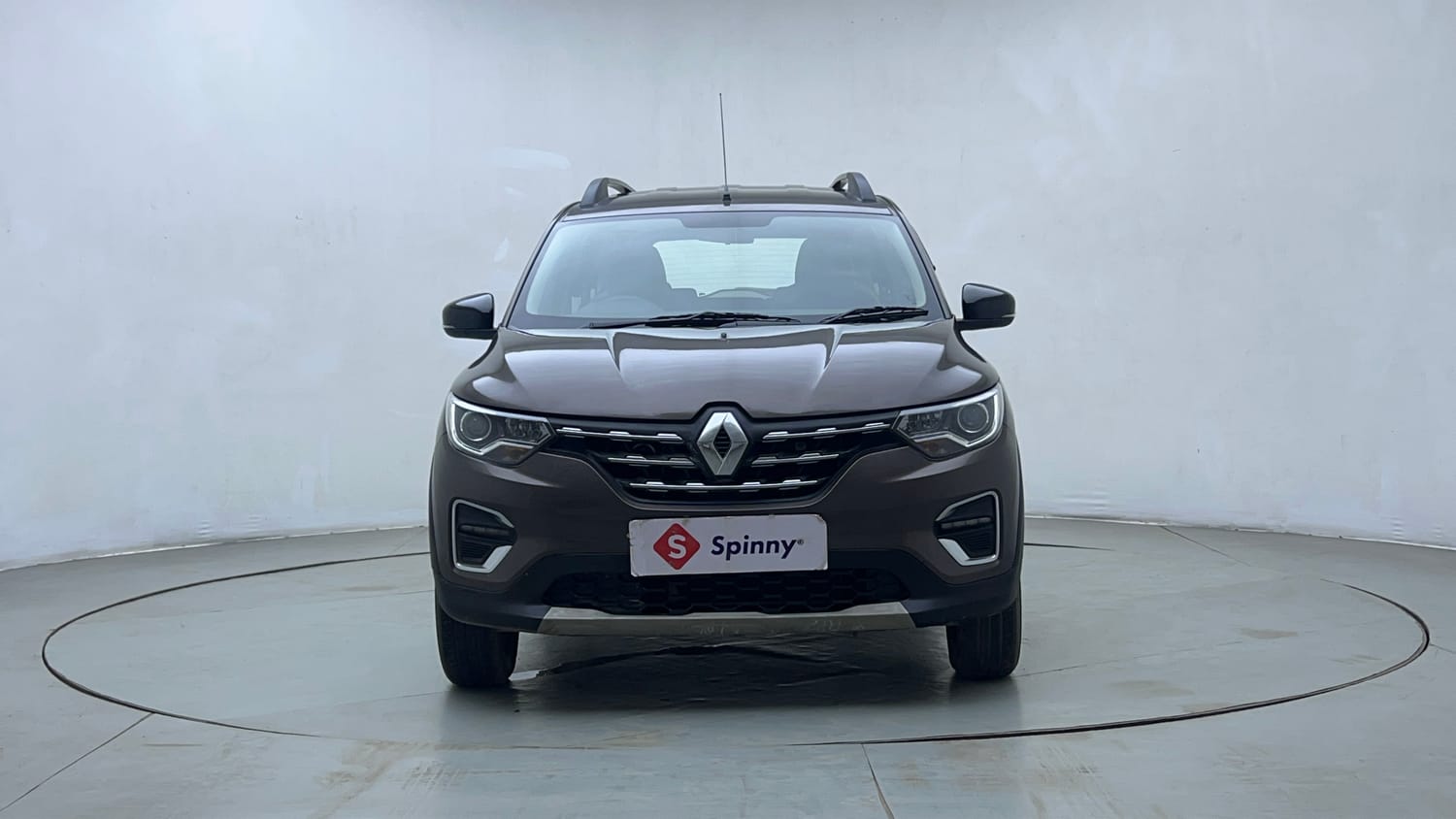 Used 2024 Renault Triber RXZ EASY-R AMT Petrol Automatic exterior FRONT VIEW