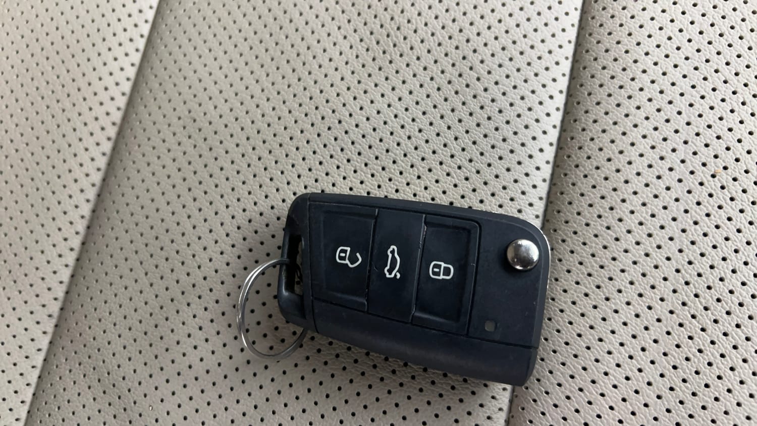 Used 2022 Skoda Slavia Style 1.0L TSI MT Petrol Manual extra CAR KEY VIEW