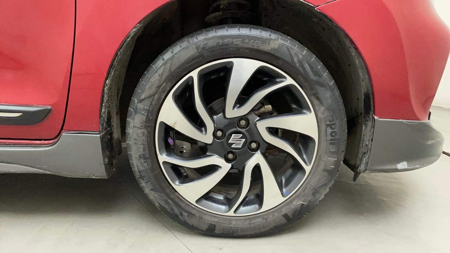 Used 2019 Maruti Suzuki Baleno Zeta Petrol Manual tyres RIGHT FRONT TYRE RIM VIEW
