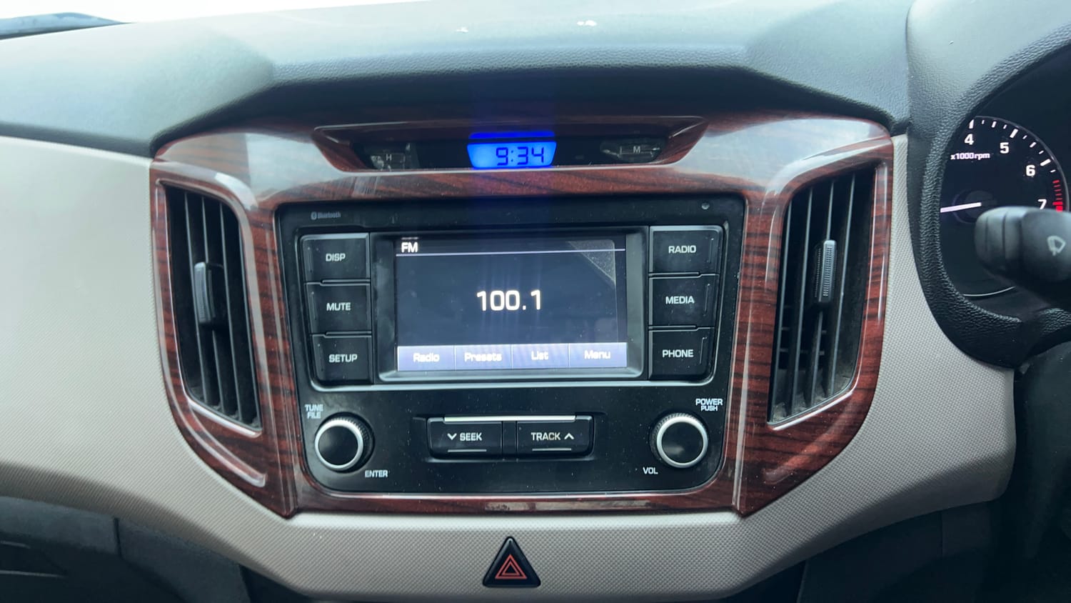 Used 2019 Hyundai Creta EX 1.6 Petrol Petrol Manual top_features Touch screen infotainment system