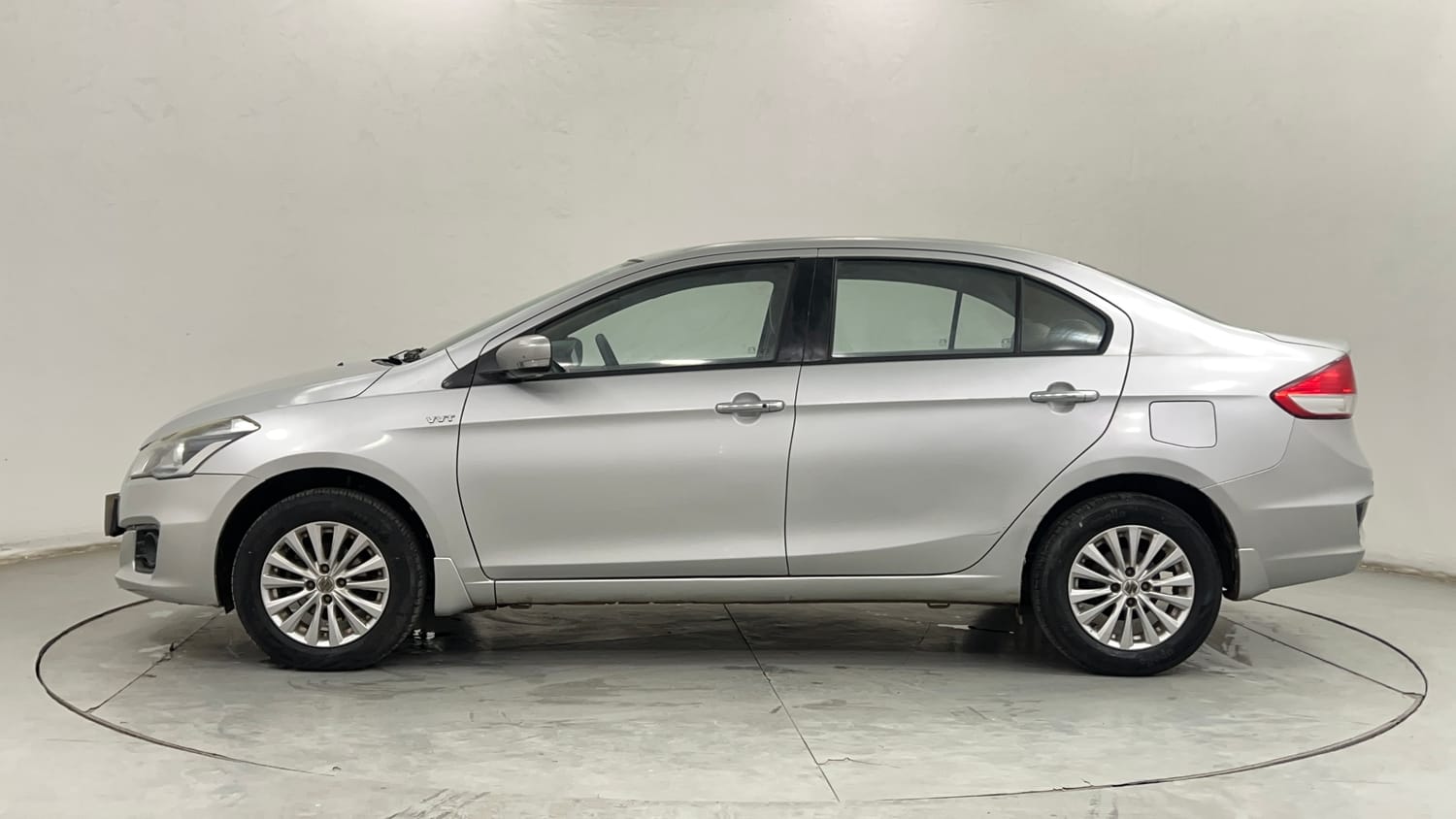 Used 2015 Maruti Suzuki Ciaz ZXi  AT Petrol Automatic exterior LEFT SIDE VIEW