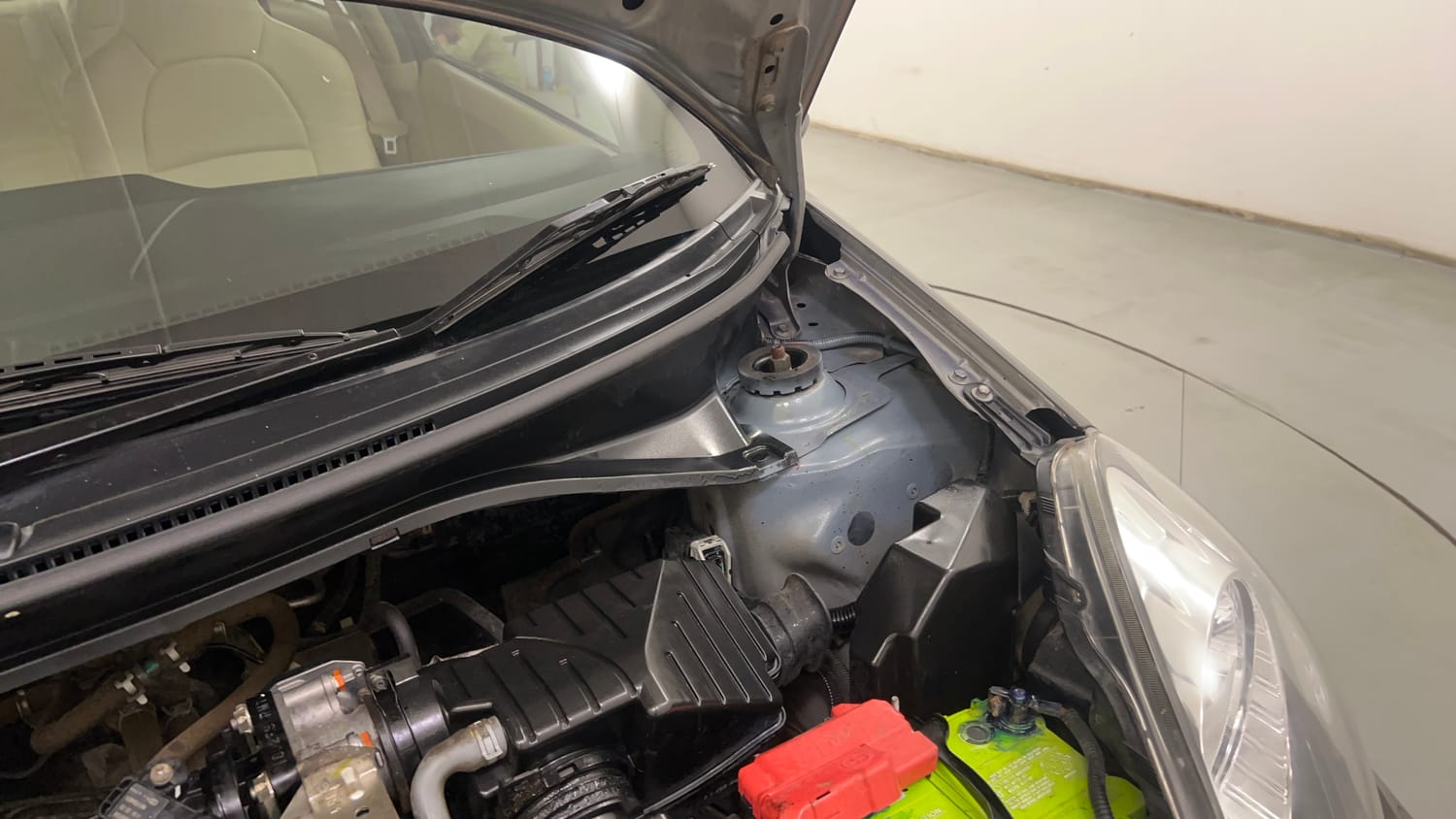 Used 2018 Honda Amaze 1.2 S i-VTEC Opt Petrol Manual engine ENGINE LEFT SIDE HINGE & APRON VIEW