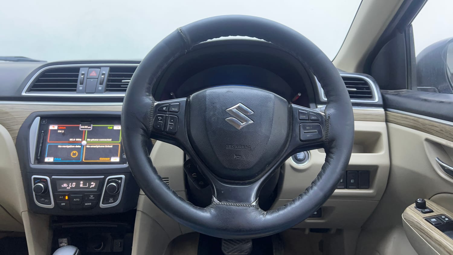 Used 2019 Maruti Suzuki Ciaz Alpha Hybrid 1.5 AT Petrol Automatic interior STEERING VIEW