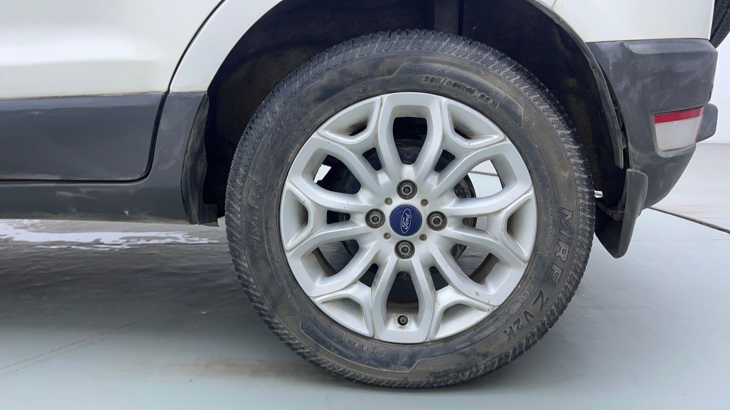 Used 2016 Ford EcoSport Titanium 1.5L Ti-VCT AT Petrol Automatic tyres LEFT REAR TYRE RIM VIEW